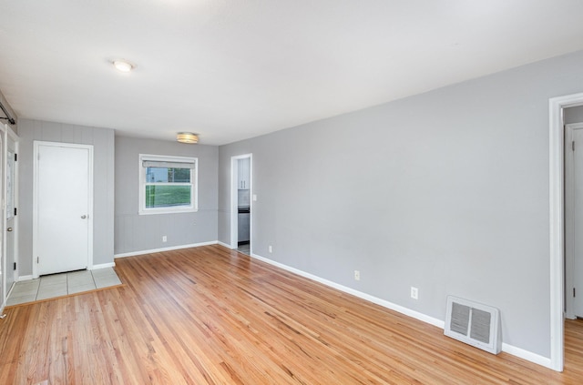 3101 Texas Ave S, Saint Louis Park, MN 55426 - unfurnished room featuring light wood-style flooring and baseboards