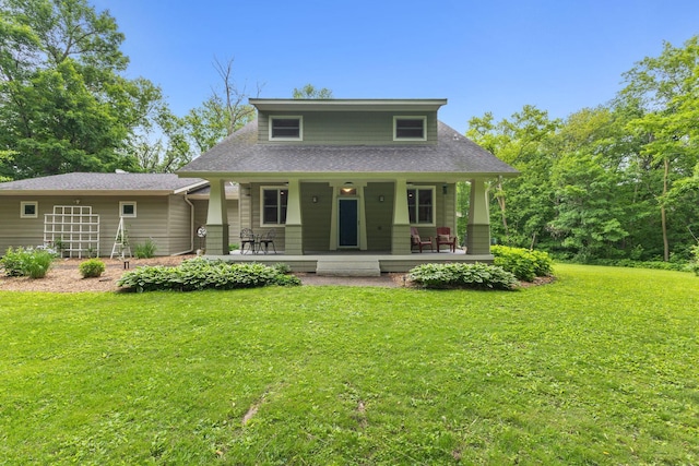 10390 Fenner Ave SE, Franklin Twp, MN 55328 - bungalow-style home featuring a front yard, a porch, and a shingled roof