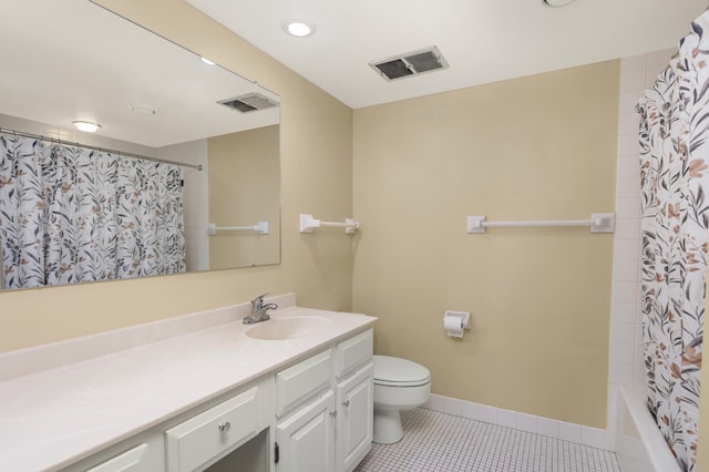 7200 York Ave S Unit 608, Edina, MN 55435 - bathroom featuring vanity, toilet, tile patterned flooring, shower / tub combo, and baseboards