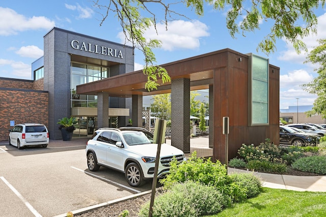 7200 York Ave S Unit 608, Edina, MN 55435 - view of building exterior with uncovered parking