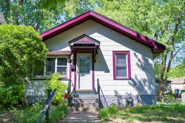3723 Knox Ave N, Minneapolis, MN 55412 - view of front of house featuring entry steps