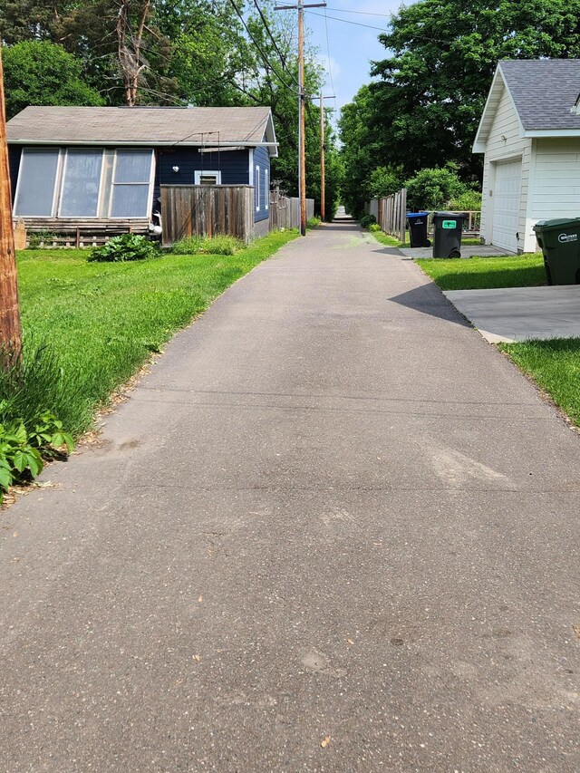 1816 Malvern St, Lauderdale, MN 55113 - view of street