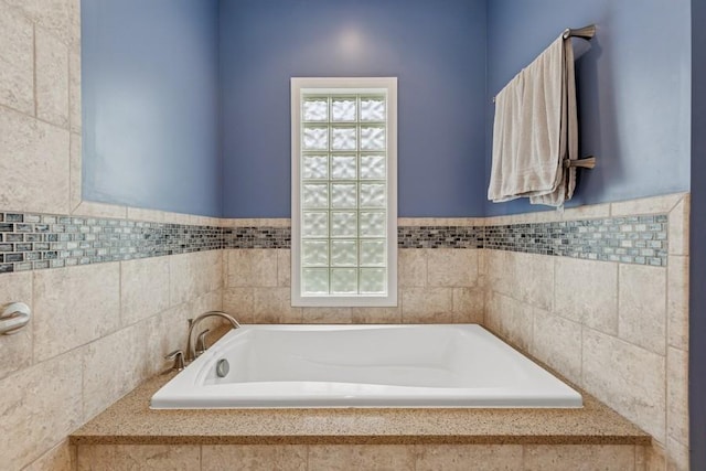 3114 Canyon Cir, Chaska, MN 55318 - full bathroom featuring a garden tub