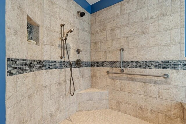 3114 Canyon Cir, Chaska, MN 55318 - full bath with a tile shower