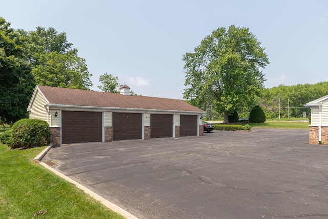 2051 Carriage Dr SW Unit 2051E, Rochester, MN 55902 - view of garage