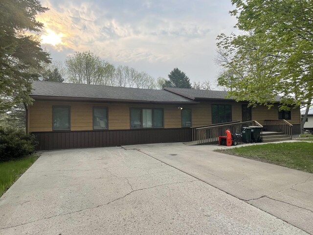 115 Nelson St S, Evansville, MN 56326 - photo 1