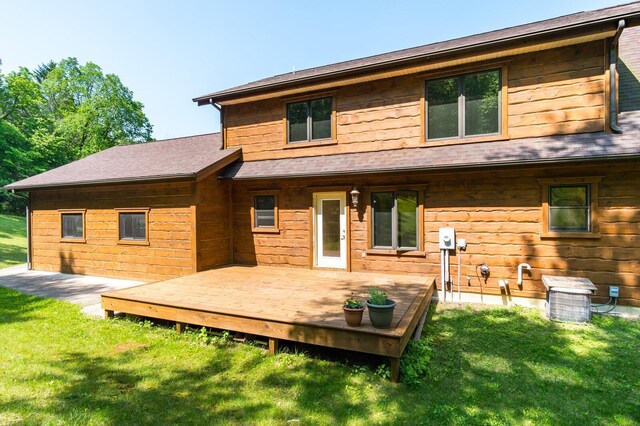 278 Vanity Dr, Shelby Twp, WI 54658 - rear view of property featuring a yard and a deck
