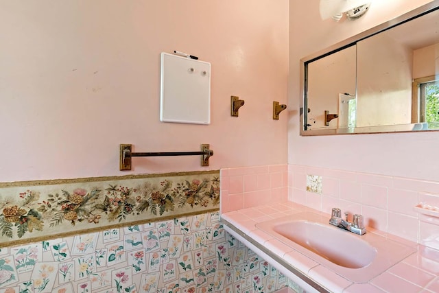 3671 Robinwood Ter, Minnetonka, MN 55305 - bathroom featuring vanity and decorative backsplash