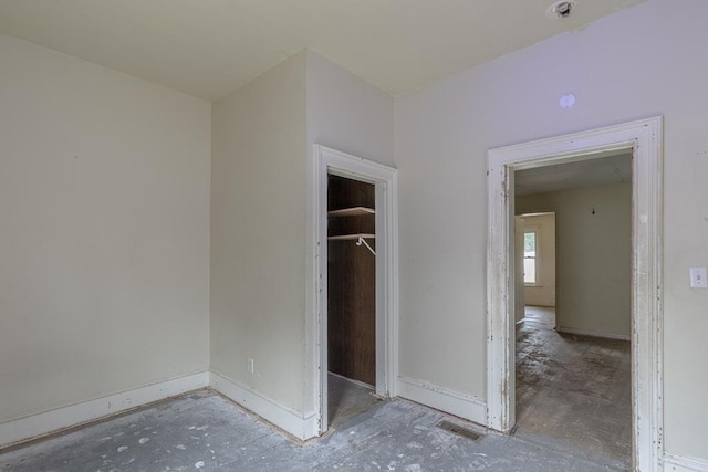 717 2nd Ave NE, Waseca, MN 56093 - unfurnished bedroom featuring a closet and baseboards