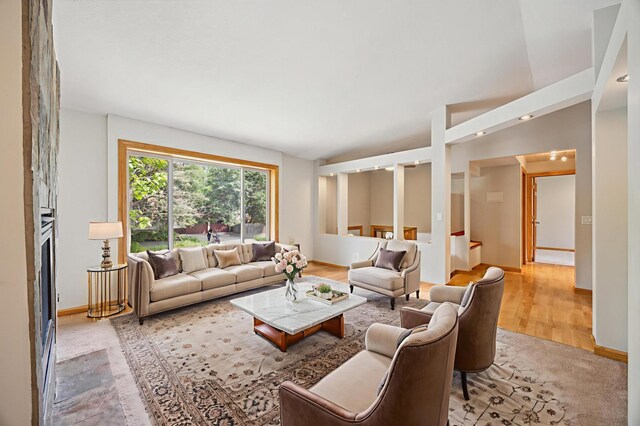 2421 Laurel Ave, Minneapolis, MN 55405 - photo 3