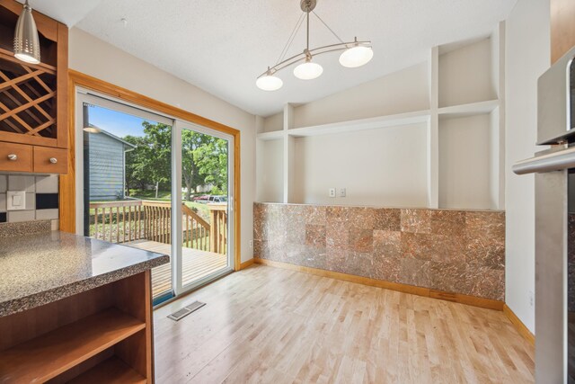 2421 Laurel Ave, Minneapolis, MN 55405 - photo 14
