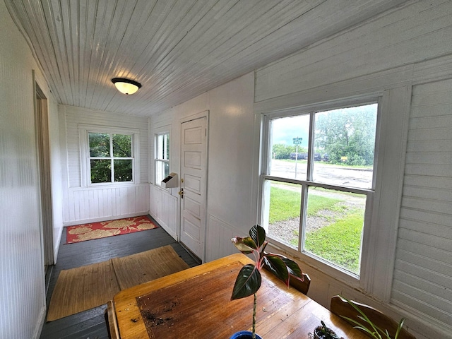 702 Junius Ave, Fergus Falls, MN 56537 - view of sunroom / solarium