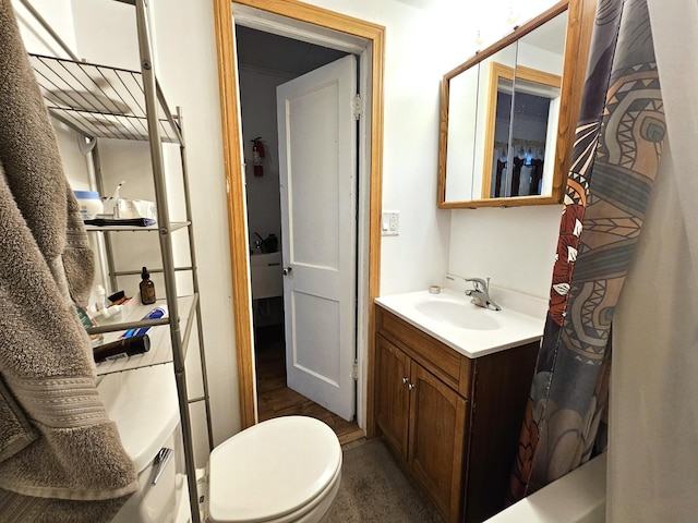 702 Junius Ave, Fergus Falls, MN 56537 - full bath featuring vanity, toilet, and curtained shower