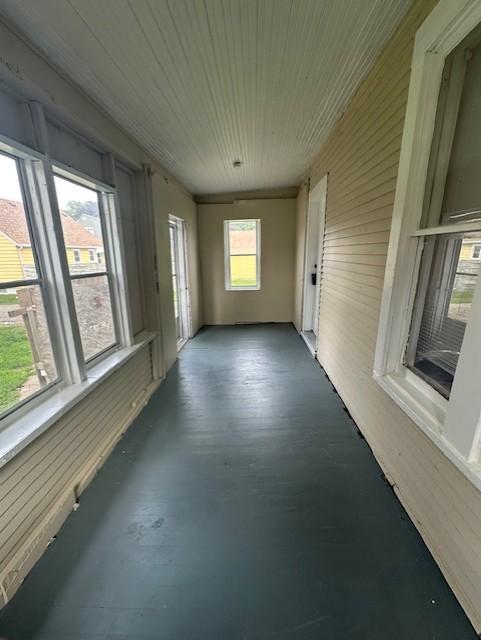 2014 Oakland Ave, Austin, MN 55912 - view of unfurnished sunroom