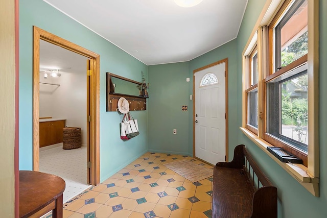 895 Front, Saint Paul, MN 55103 - foyer entrance featuring plenty of natural light and light flooring