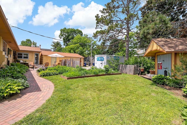 895 Front, Saint Paul, MN 55103 - view of yard with an outbuilding