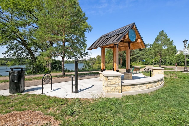 895 Front, Saint Paul, MN 55103 - view of community with a yard