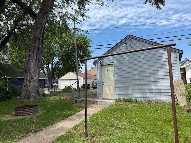 845 Sims Ave, Saint Paul, MN 55106 - back of property featuring an outdoor structure