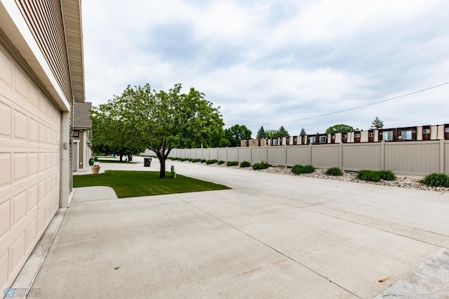1365 Highpointe Dr N, Fargo, ND 58102 - view of patio / terrace