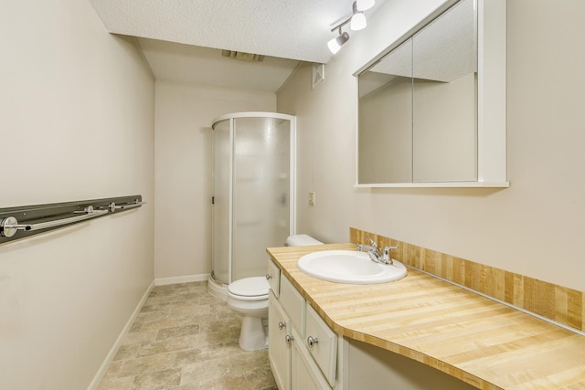10275 Park Cir, Pine City, MN 55063 - bathroom with toilet, a shower stall, vanity, and stone finish flooring