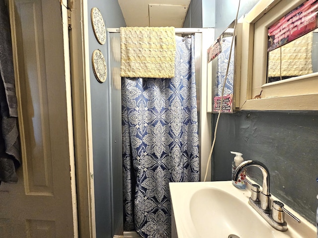 214 Vasa Ave, Fergus Falls, MN 56537 - full bath with a sink and a shower with curtain