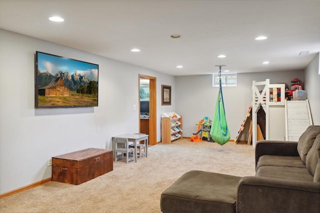 1412 10th Ave W, Shakopee, MN 55379 - living room featuring carpet floors, recessed lighting, and baseboards