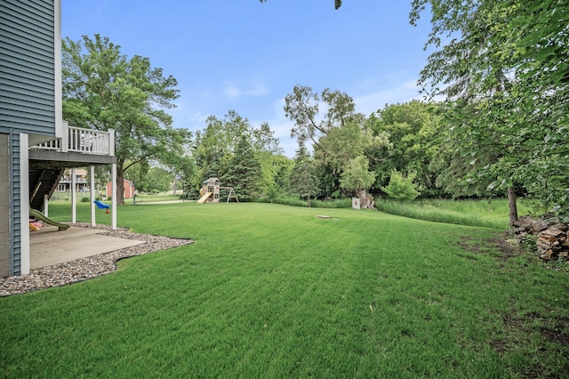 4142 Joppa Cir, Savage, MN 55378 - view of grassy yard featuring a deck