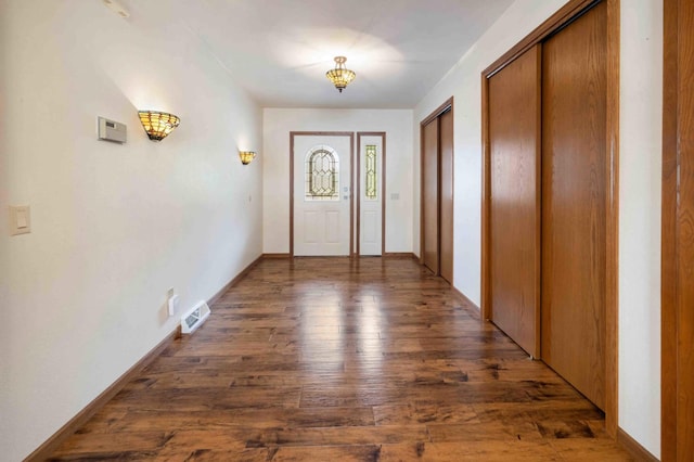 505 Superior Ave, Crosby, MN 56441 - entrance foyer with hardwood / wood-style flooring and baseboards