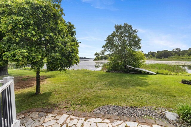 505 Superior Ave, Crosby, MN 56441 - view of grassy yard featuring a water view