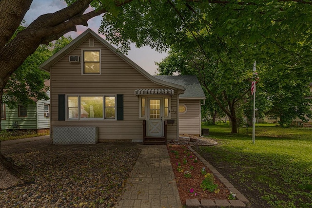 912 State St N, Waseca, MN 56093 - view of front of home featuring a yard
