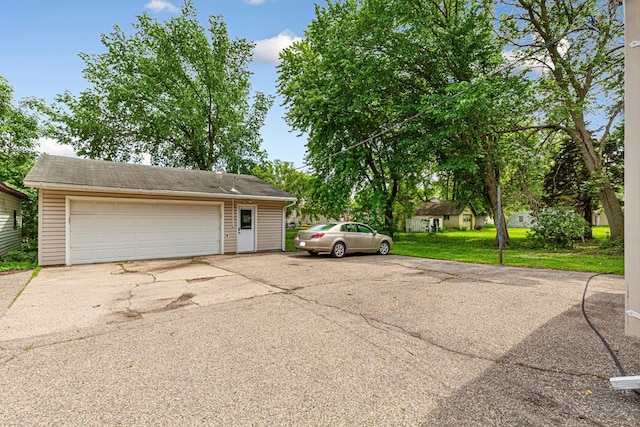 912 State St N, Waseca, MN 56093 - view of detached garage