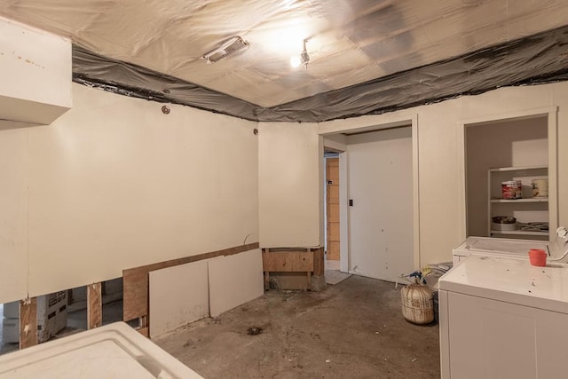 509 8th Ave SE, Waseca, MN 56093 - basement featuring independent washer and dryer