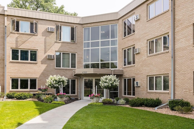 4350 Brookside Ct Unit 212, Edina, MN 55436 - photo 1