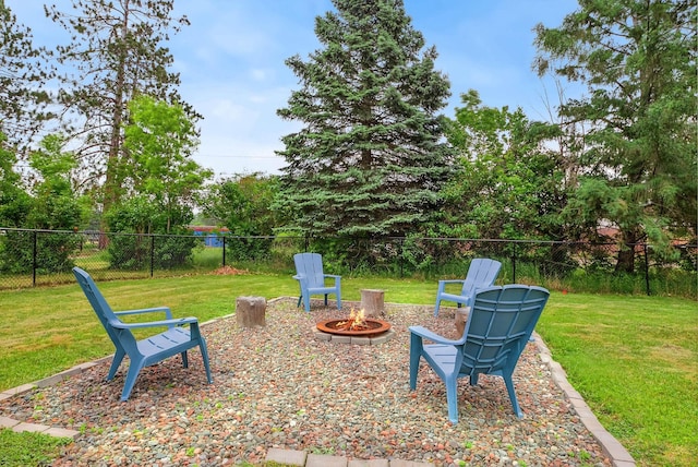 517 Birch Ave, Moose Lake, MN 55767 - view of yard with a fire pit