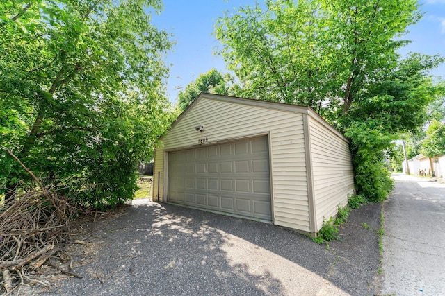 1809 Penn Ave N, Minneapolis, MN 55411 - view of detached garage