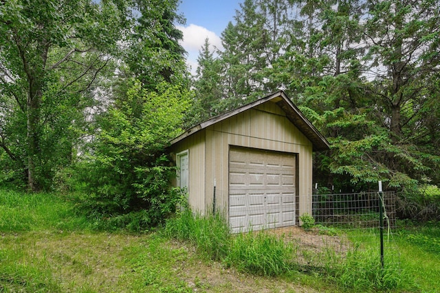 1755 Chateau Way, Minnetrista, MN 55359 - detached garage featuring driveway