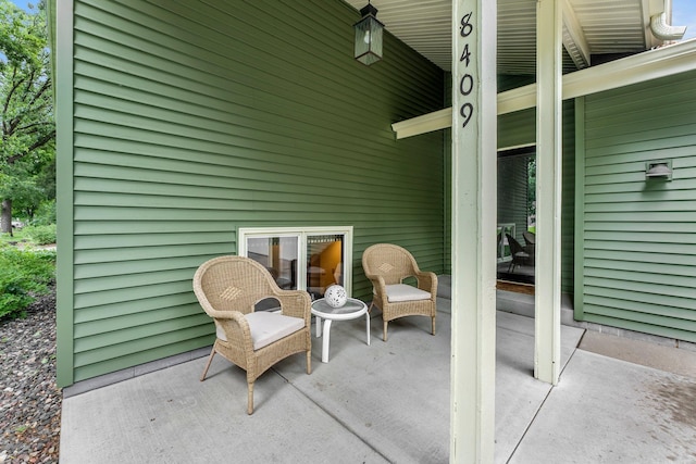 8409 Knollwood Dr, Mounds View, MN 55112 - view of patio