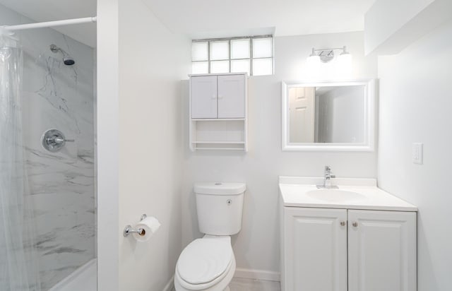 1368 Dale St N, Saint Paul, MN 55117 - bathroom featuring a marble finish shower and vanity
