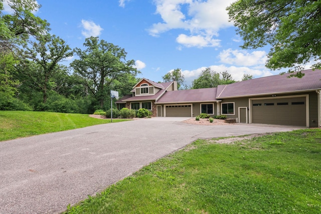 11960 Albavar Path, Inver Grove Heights, MN 55077 - view of front of property with an attached garage, driveway, and a front yard
