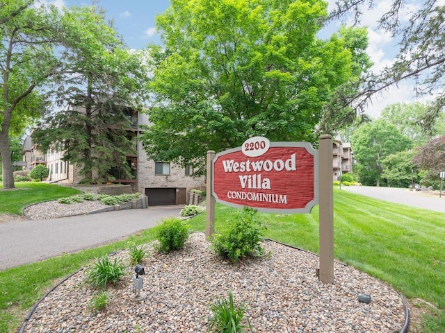 2200 Nevada Ave S Unit 206, Saint Louis Park, MN 55426 - community / neighborhood sign featuring a garage and a lawn