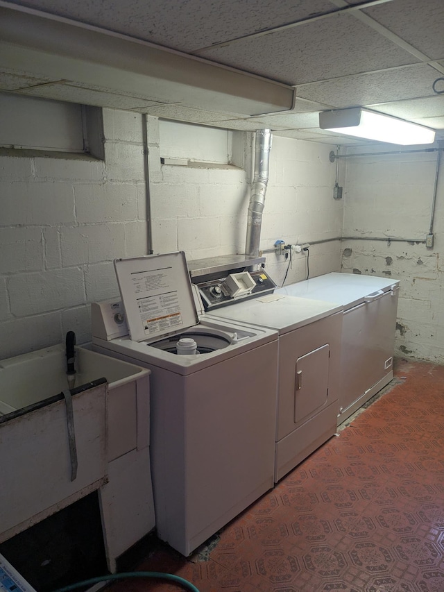 1193 County Road B E, Maplewood, MN 55109 - laundry room featuring washer and clothes dryer
