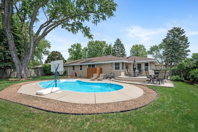 9452 Stevens Ave S, Bloomington, MN 55420 - view of swimming pool with a patio area and outdoor dining area