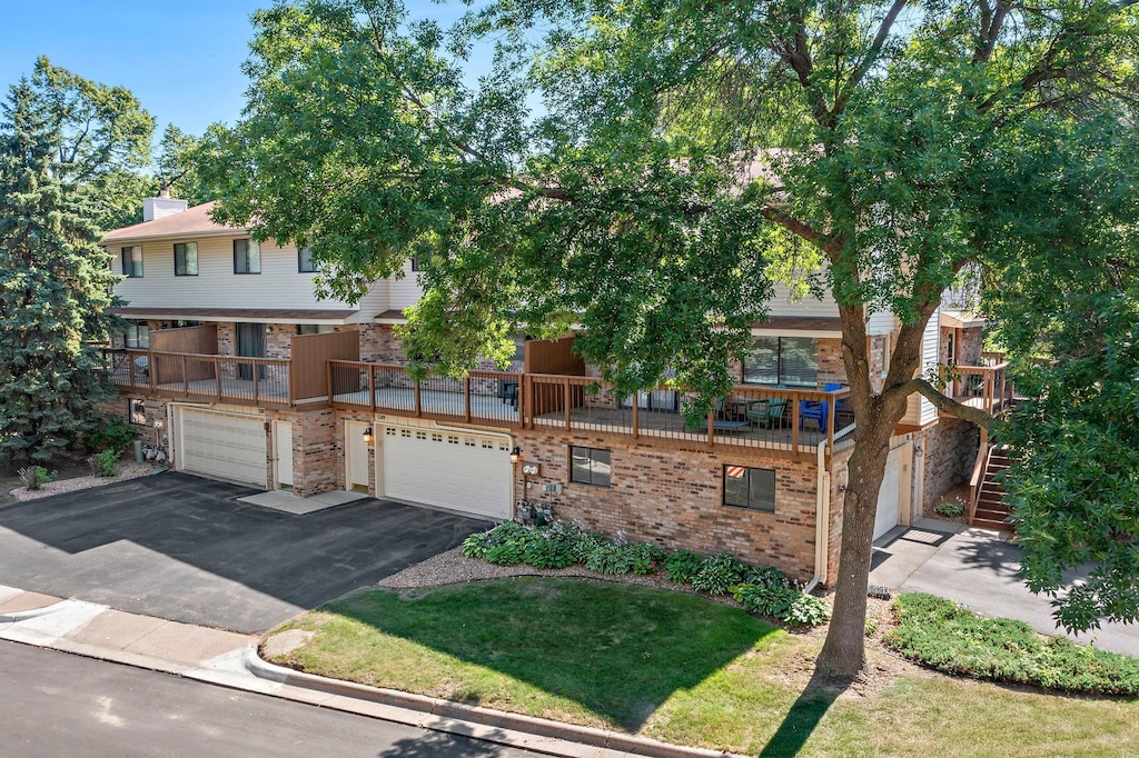 1309 Westwood Hills Rd, Saint Louis Park, MN 55426 - photo 1