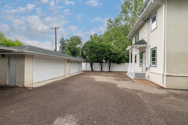 2516 Humboldt Ave S, Minneapolis, MN 55405 - view of garage