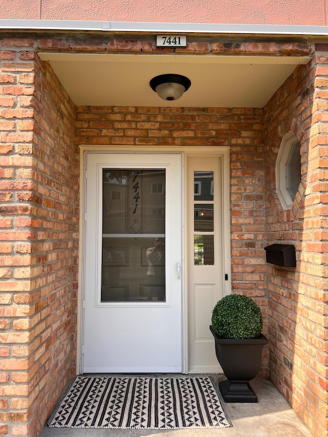 7441 Franklin Ave, Saint Louis Park, MN 55426 - entrance to property with brick siding