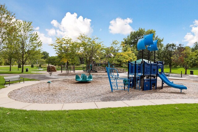 7441 Franklin Ave, Saint Louis Park, MN 55426 - community jungle gym with a lawn