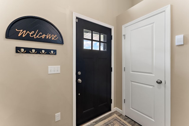 809 Cologne Ln, Waverly, MN 55390 - entryway with baseboards