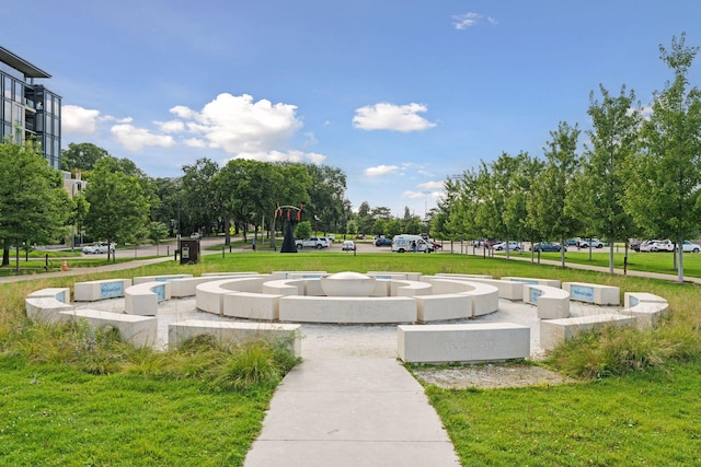 1901 Emerson Ave S Unit 104, Minneapolis, MN 55403 - view of property's community featuring a yard