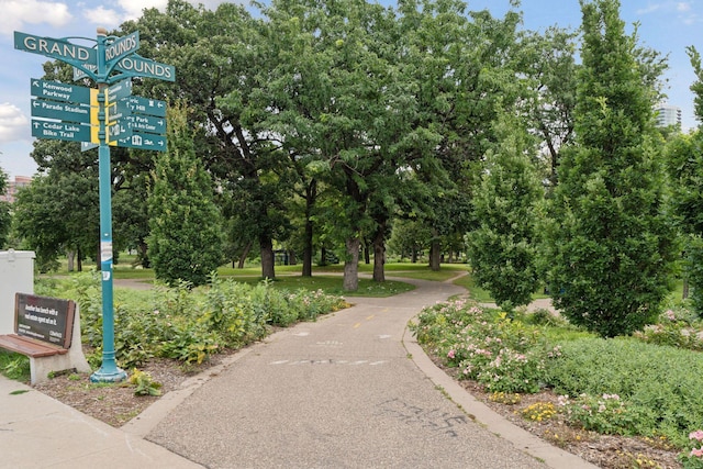 1901 Emerson Ave S Unit 104, Minneapolis, MN 55403 - view of home's community