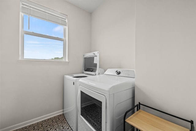 1517 Timberwood Ln, West Saint Paul, MN 55118 - laundry area featuring washer and dryer and baseboards